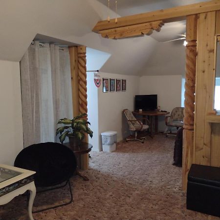 Quiet Upstairs Studio Close To Town 420 Friendly Trinidad Exterior photo